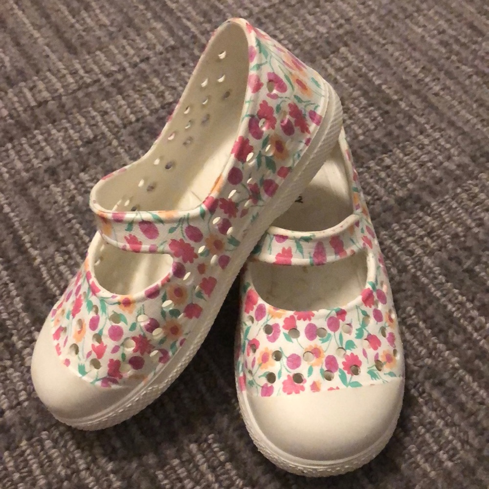 Flower water shoes
